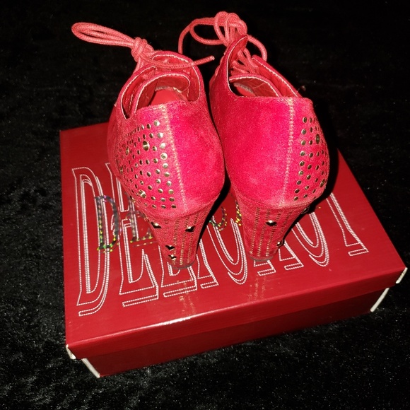 Shoes - Picture 3 of 3